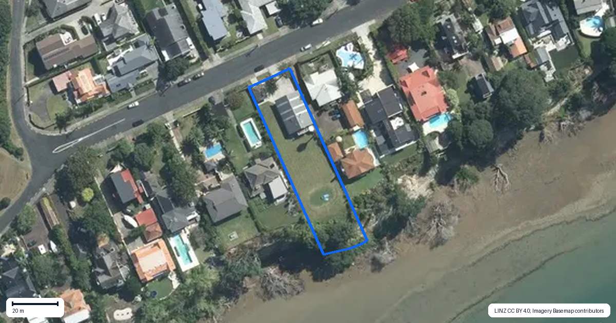 Property context map for 9 Norwood Road, Bayswater, Auckland