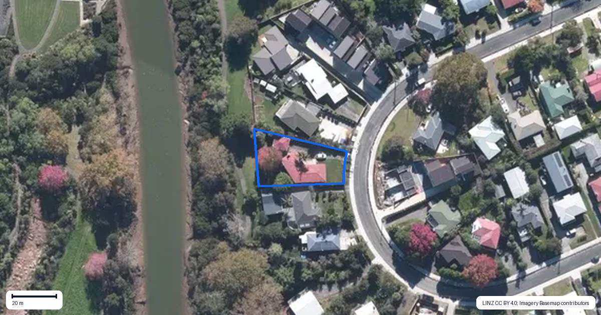 Property context map for 52 Sylvan Crescent, Te Atatu South, Auckland