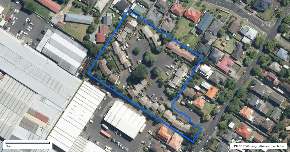 Property context map for 35 Fred Woodward Place, Mount Roskill, Auckland