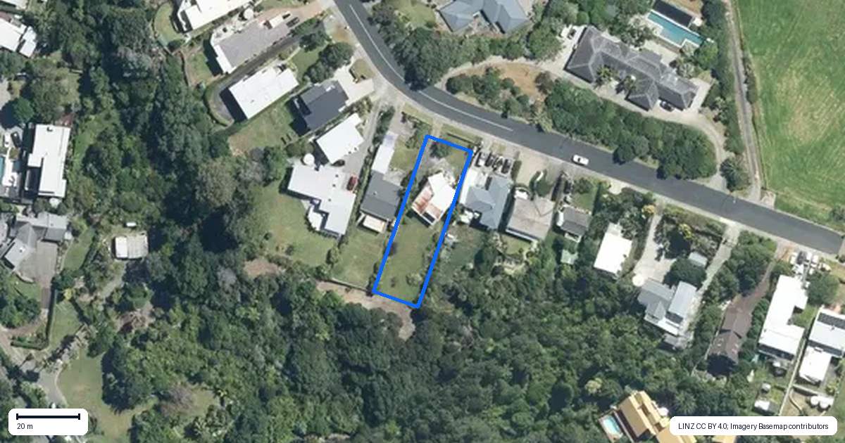 Property context map for 31 Roberts Road, Matakatia, Whangaparaoa