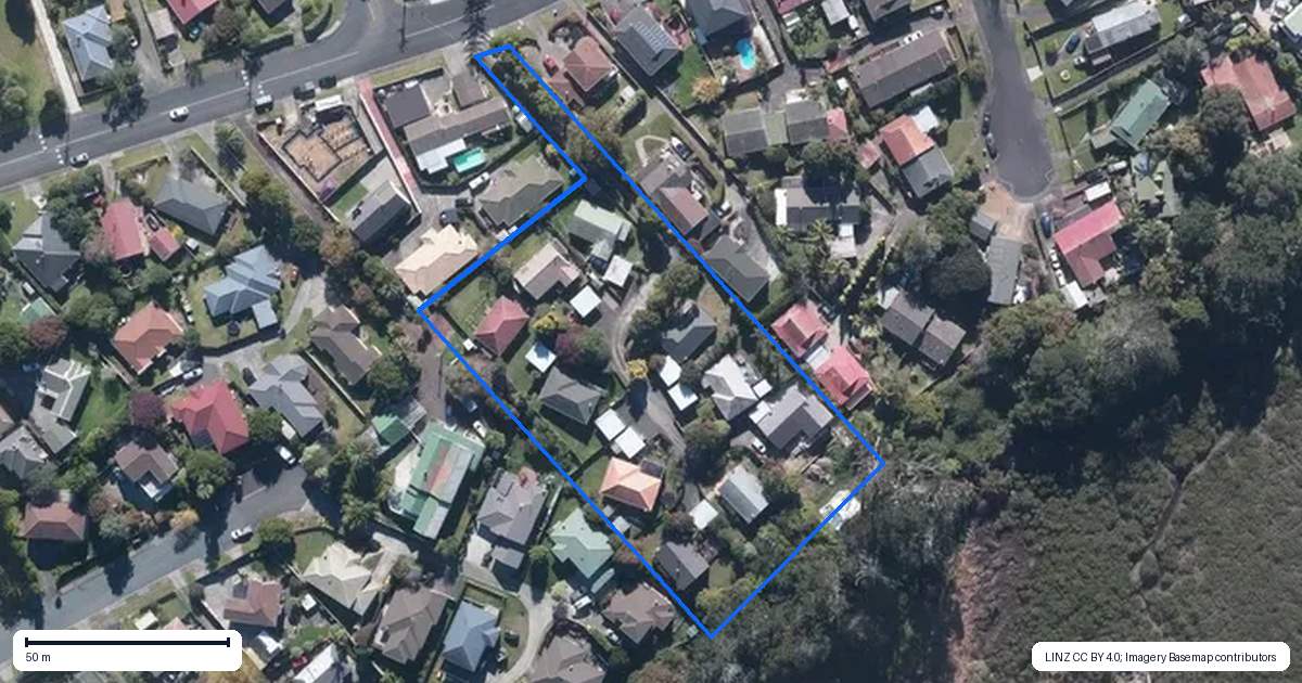 Property context map for 6/331 Royal Road, Massey, Auckland