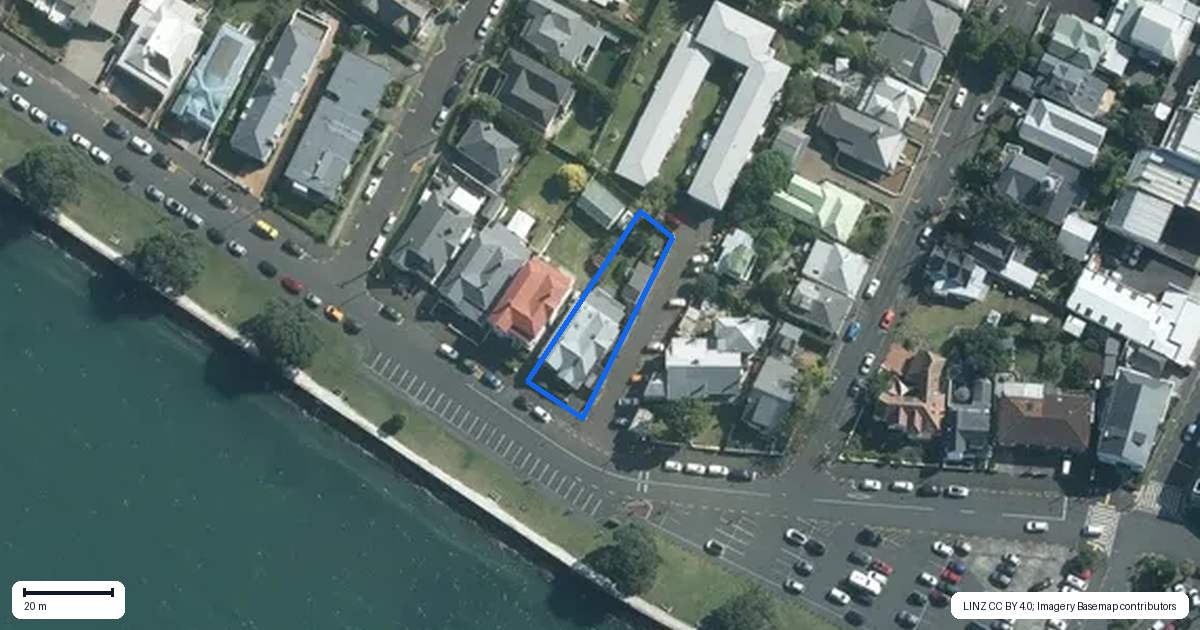 Property context map for 17 Queens Parade, Devonport, Auckland