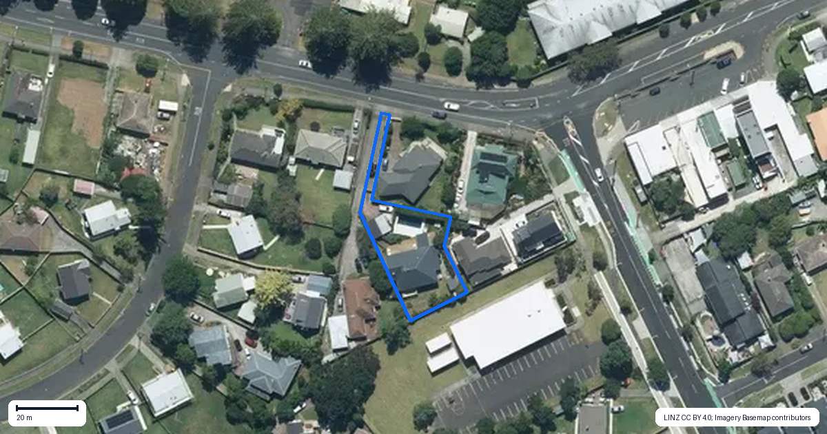 Property context map for 221 West Tamaki Road, Glen Innes, Auckland