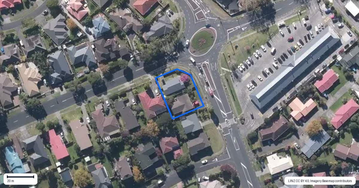 Property context map for 1 Palomino Drive, Henderson, Auckland