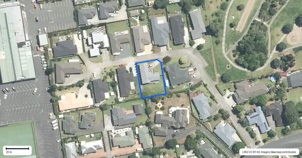 Property context map for 11 Lieshout Way, Pukekohe