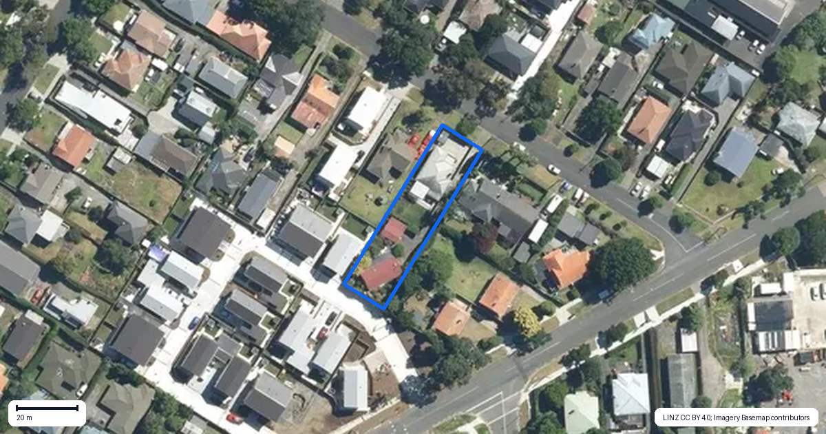Property context map for 8 Houpara Street, One Tree Hill, Auckland