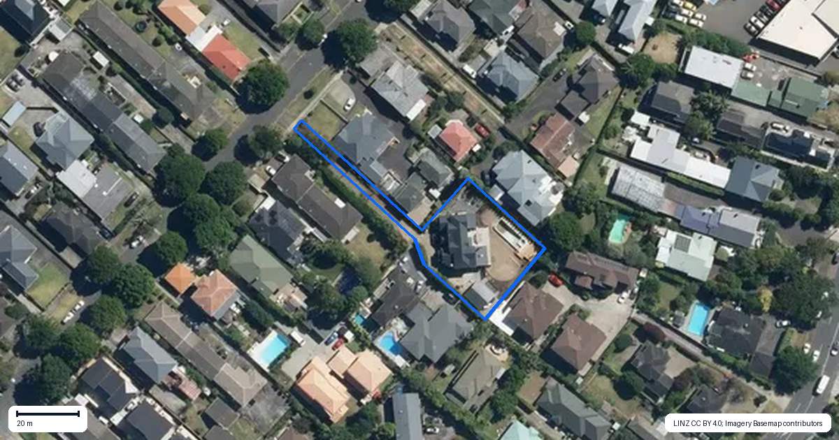 Property context map for 18 Matai Road, Greenlane, Auckland
