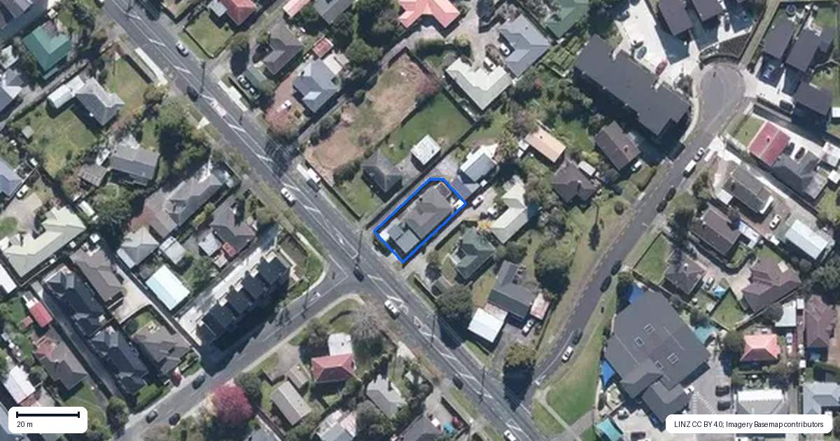 Property context map for 717 Te Atatu Road, Te Atatu Peninsula, Auckland