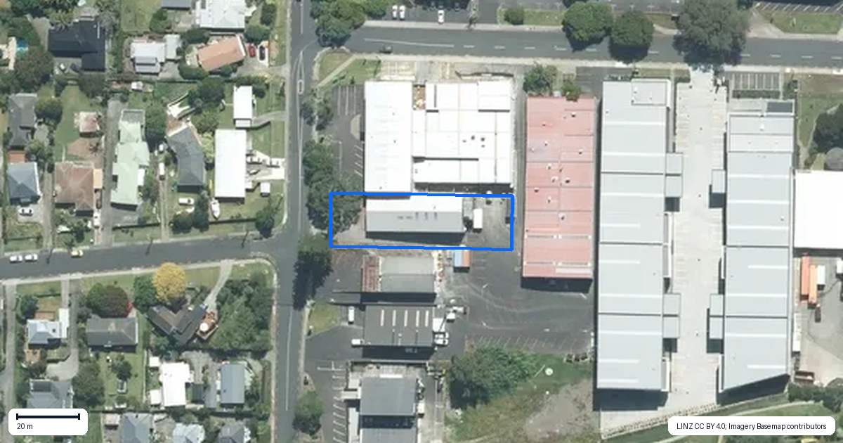 Property context map for 35 Woodside Avenue, Northcote, Auckland