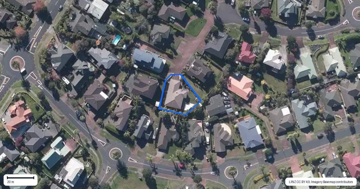 Property context map for 14 San Carlo Court, Henderson, Auckland