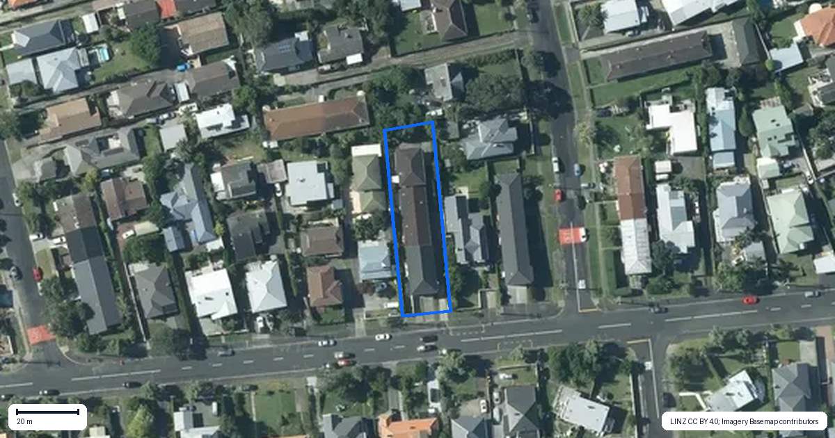 Property context map for 4/38 Old Lake Road, Narrow Neck, Auckland