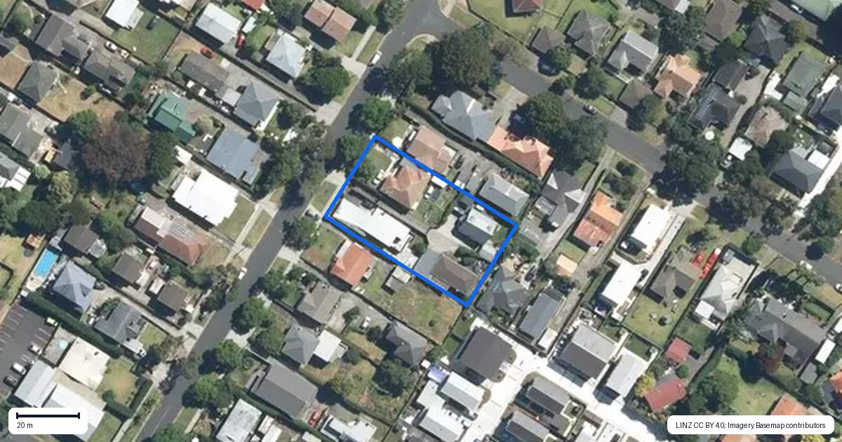 Property context map for 11 Rangipawa Road, One Tree Hill, Auckland