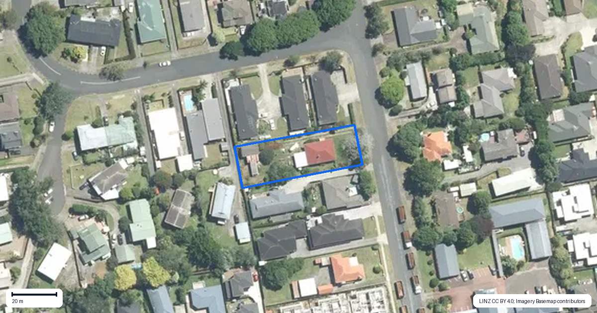 Property context map for 12 Valley Road, Pukekohe