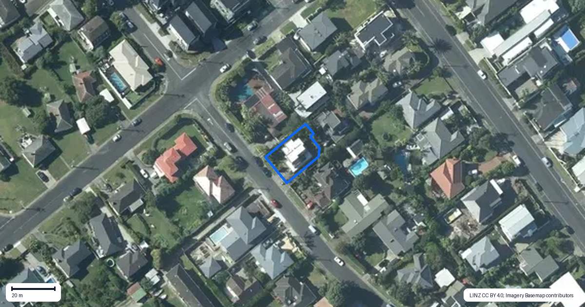 Property context map for 42 Merani Street, Narrow Neck, Auckland
