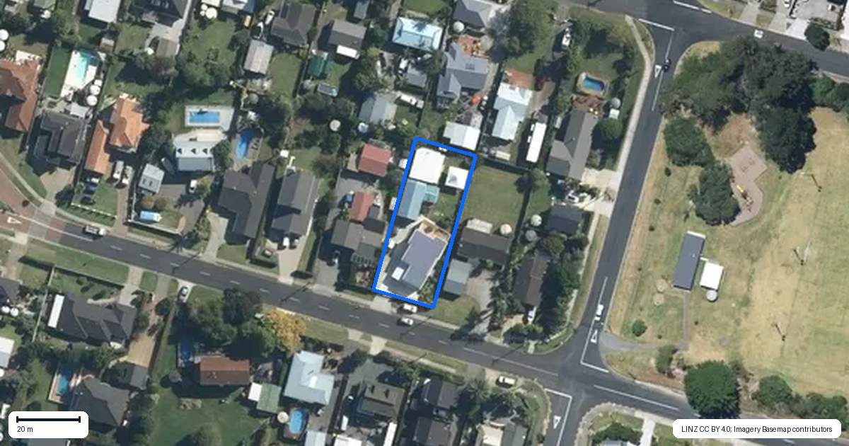 Property context map for 77 Karaka Road, Beachlands, Auckland