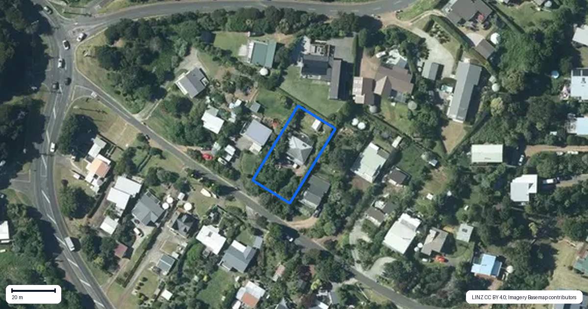Property context map for 9 Moana Avenue, Surfdale, Waiheke Island