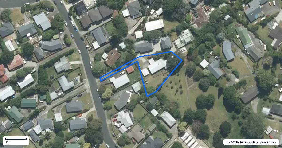 Property context map for 16 Rosalind Road, Glenfield, Auckland