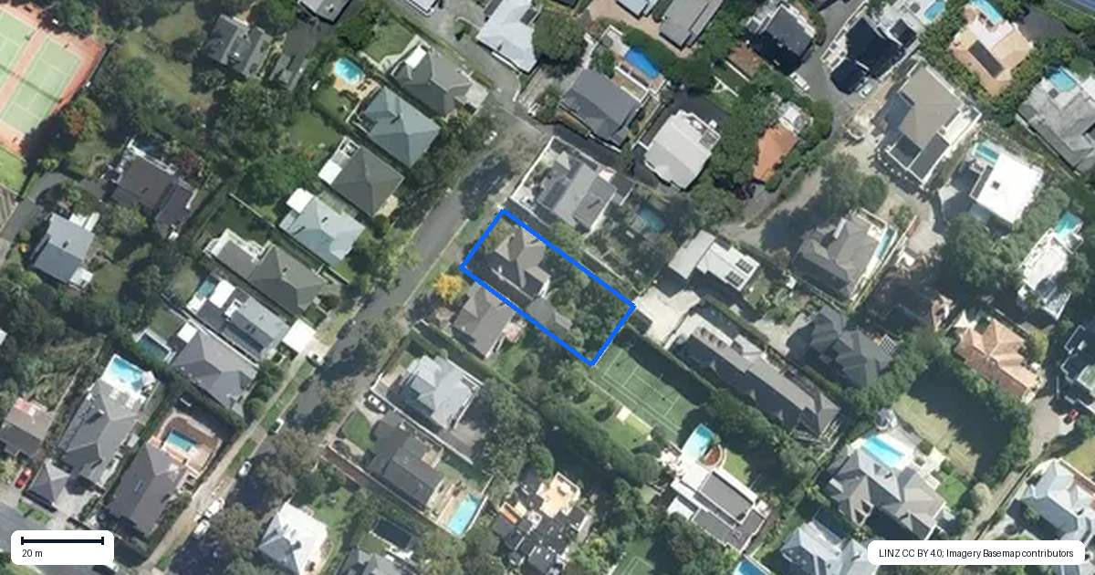 Property context map for 11 Warrington Road, Remuera, Auckland