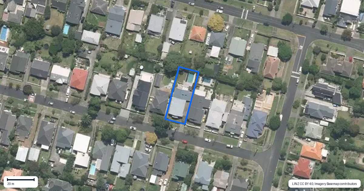 Property context map for 32 Truro Road, Sandringham, Auckland