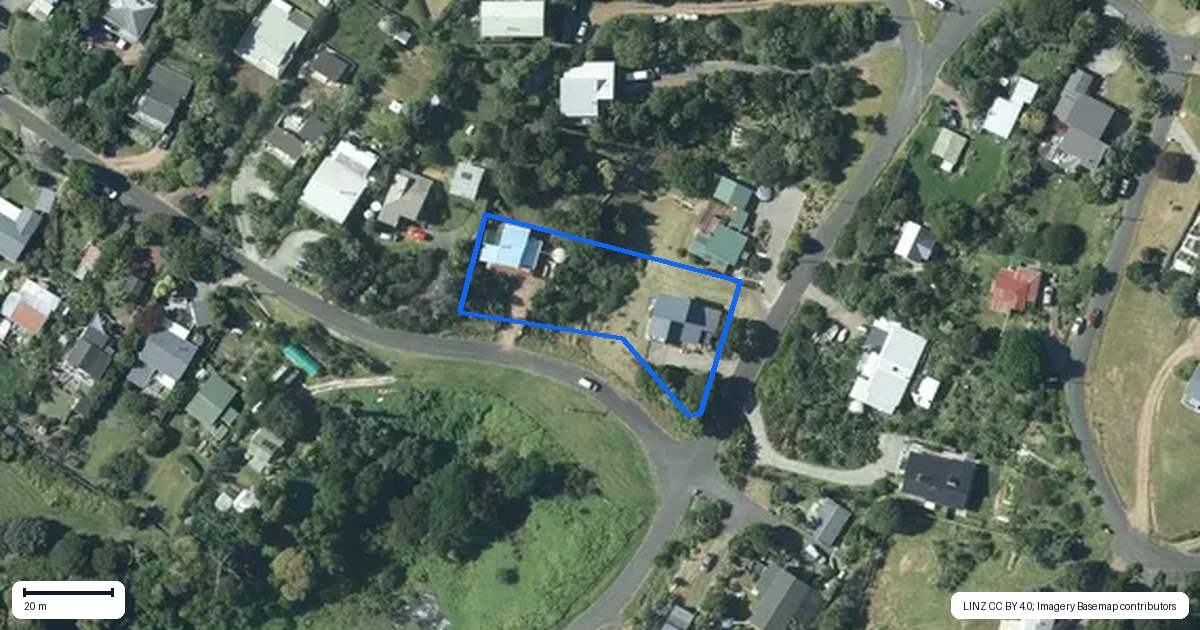 Property context map for 21 Moana Avenue, Surfdale, Waiheke Island