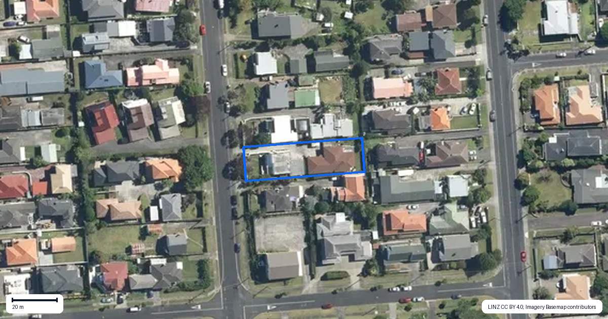 Property context map for 12 Staveley Avenue, Mount Roskill, Auckland