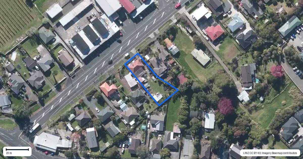 Property context map for 216 Henderson Valley Road, Henderson, Auckland