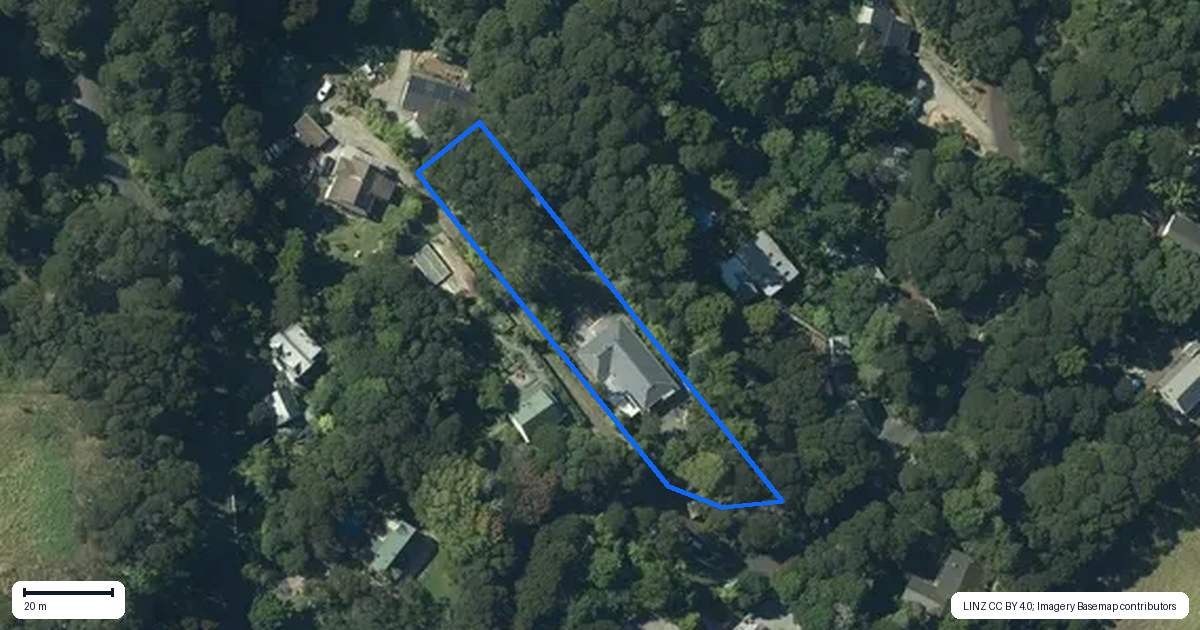 Property context map for 12 Napuka Road, Henderson Valley, Auckland