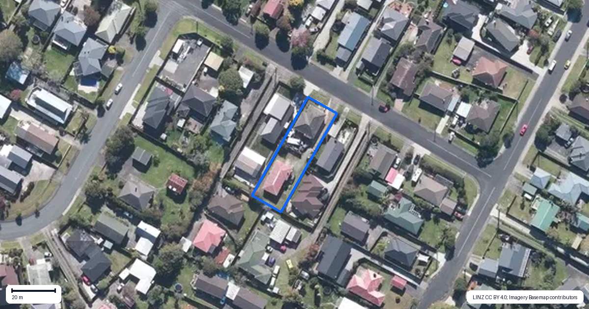 Property context map for 6 Taipari Road, Te Atatu Peninsula, Auckland