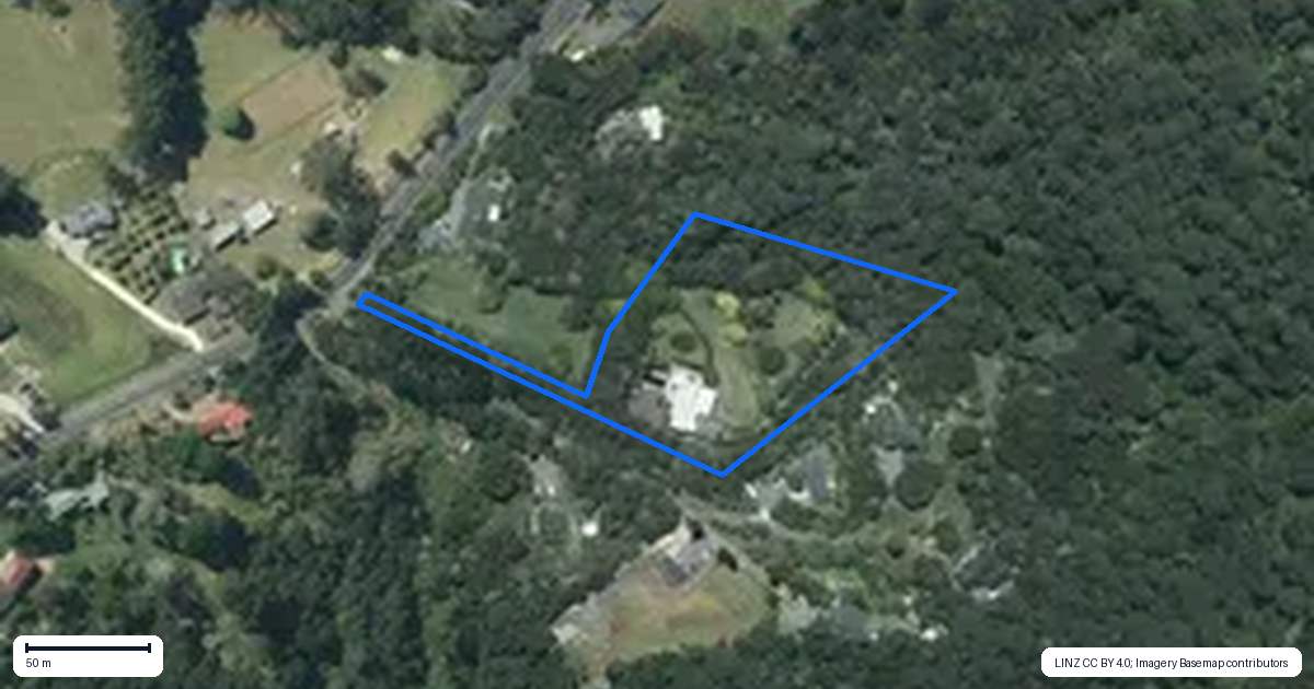 Property context map for 180 Forest Hill Road, Waiatarua, Auckland