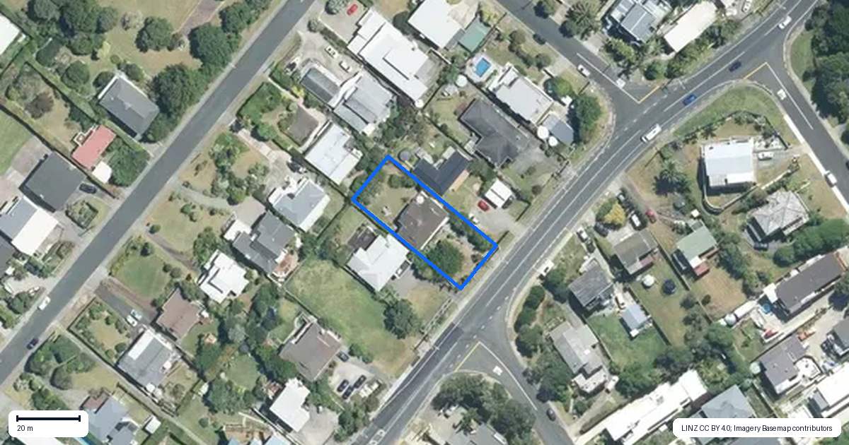 Property context map for 1068 Whangaparaoa Road, Tindalls Beach, Whangaparaoa