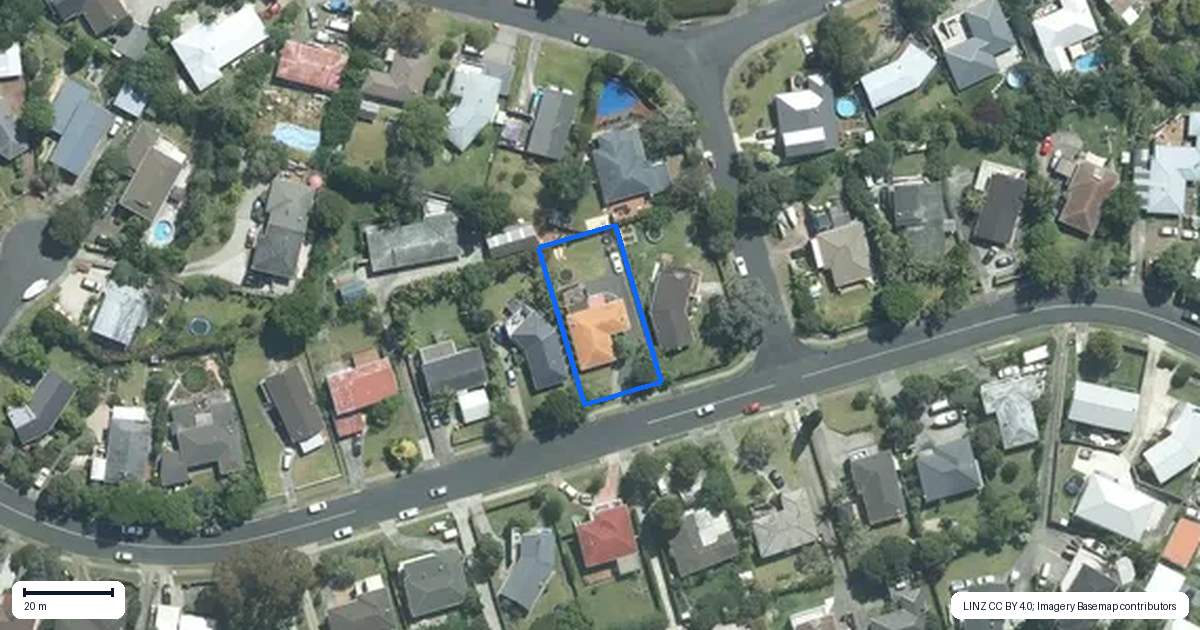 Property context map for 16 Weatherly Road, Torbay, Auckland