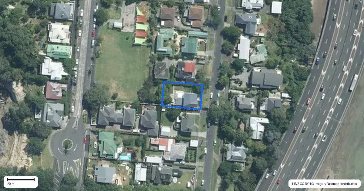 Property context map for 28 Princes Street, Northcote Point, Auckland