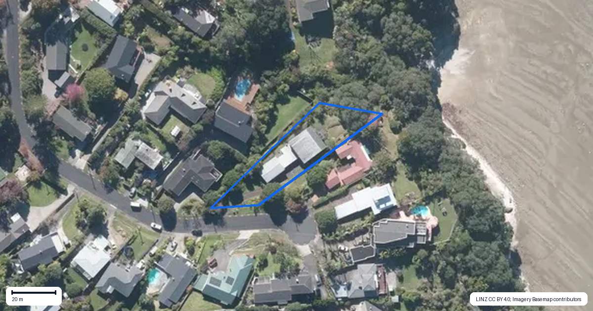 Property context map for 14 Tui Vale Road, Shelly Park, Auckland