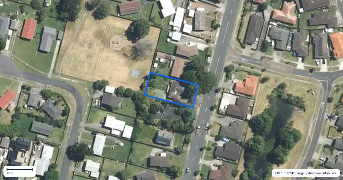 Property context map for 129 Dominion Road, Papakura