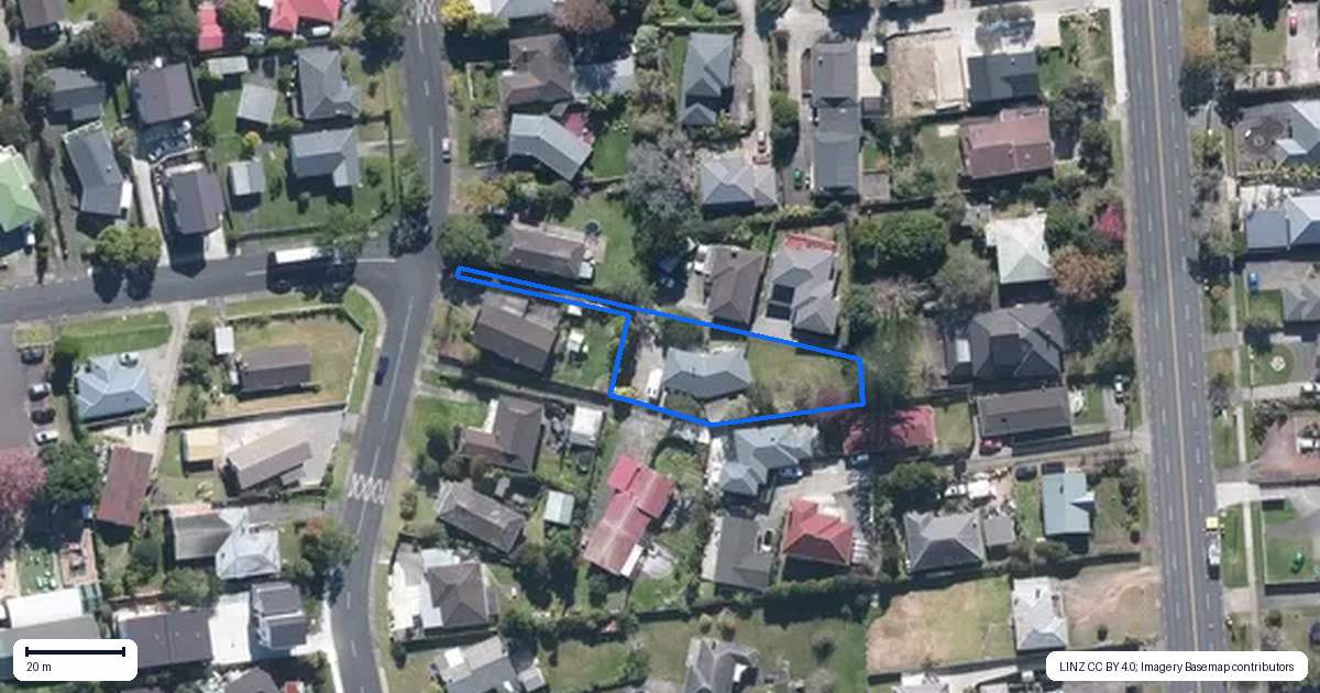 Property context map for 43 Waitaki Street, Henderson, Auckland