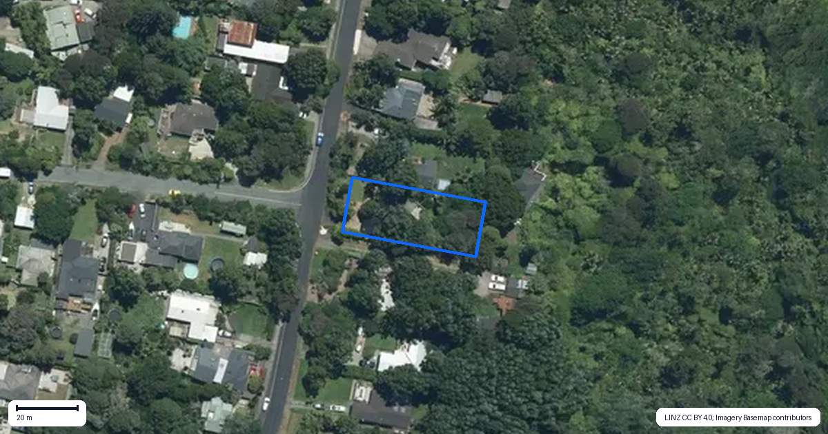 Property context map for 24 Hollywood Avenue, Titirangi, Auckland