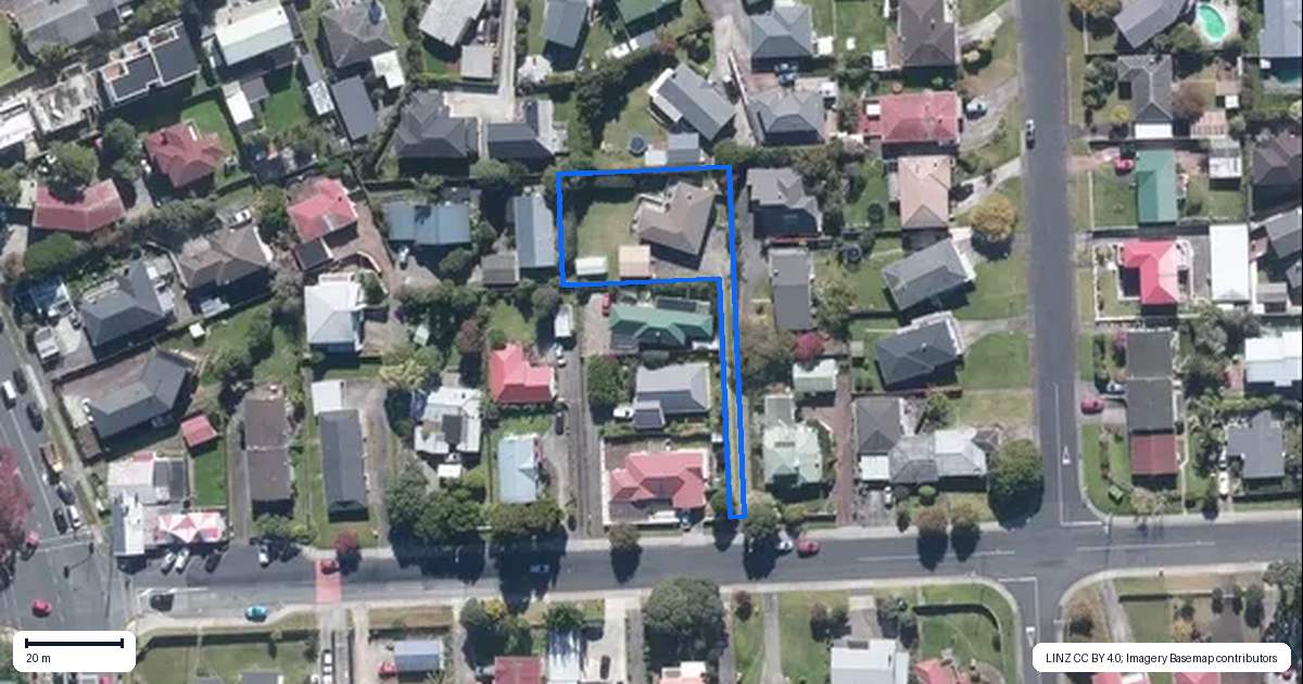 Property context map for 114A McLeod Road, Te Atatu South, Auckland