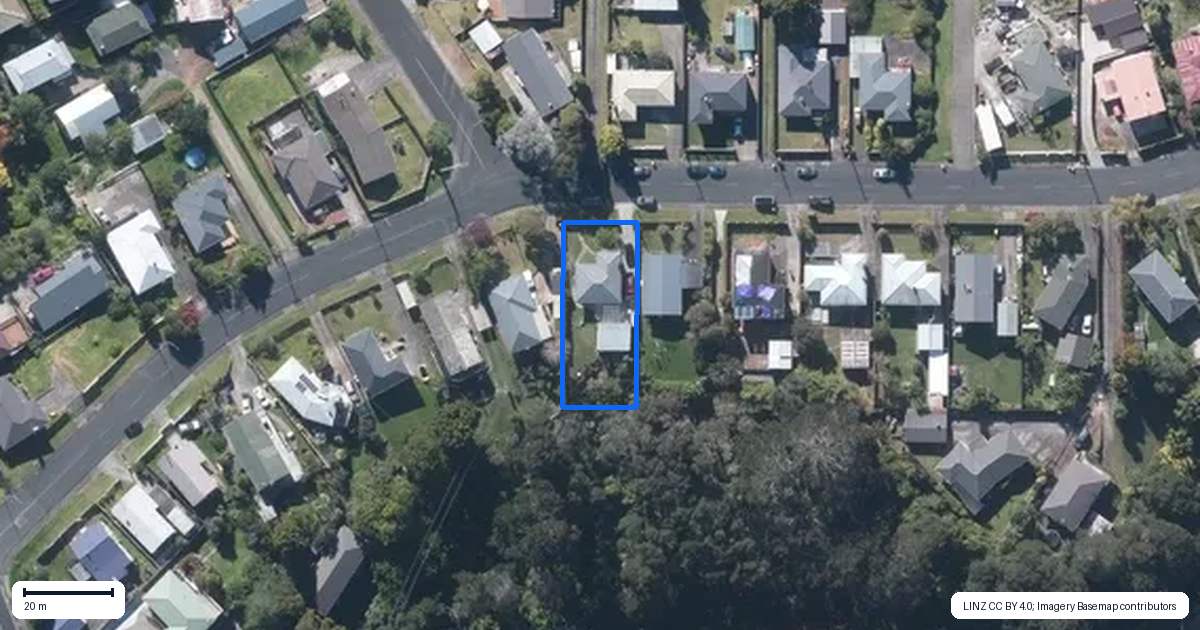 Property context map for 13 Helena Street, Massey, Auckland