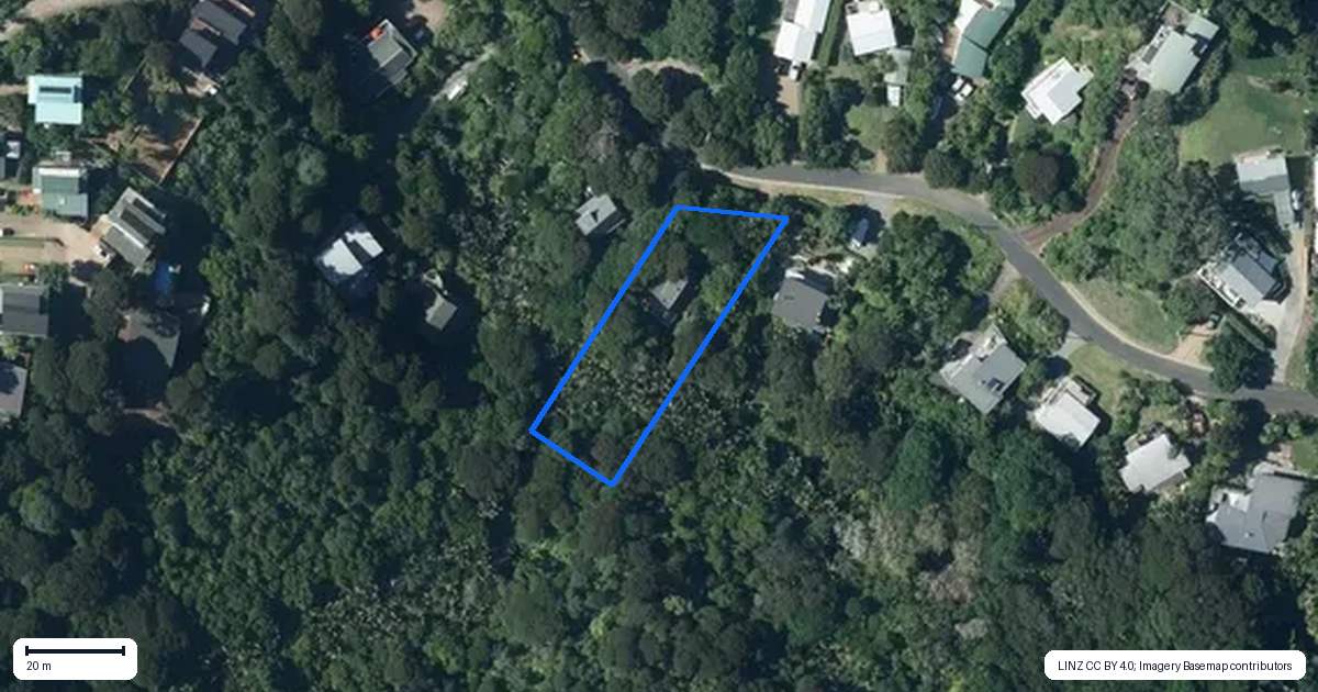 Property context map for 24 Victoria Road North, Onetangi, Waiheke Island