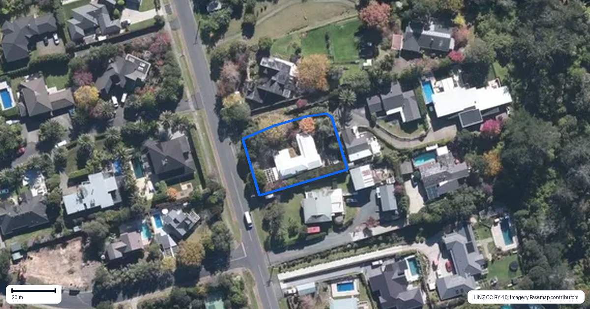 Property context map for 49B Roland Road, Greenhithe, Auckland