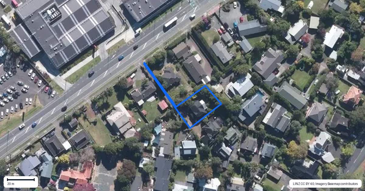 Property context map for 379 Hobsonville Road, Hobsonville, Auckland