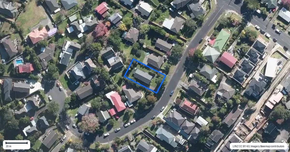 Property context map for 13 Tree View Avenue, Glenfield, Auckland