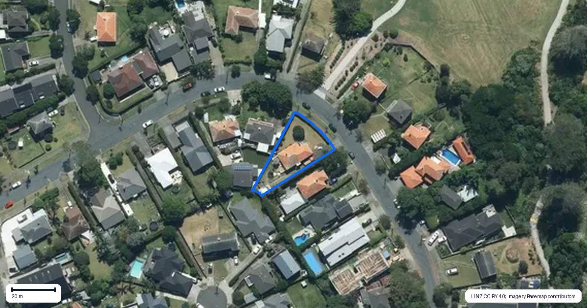 Property context map for 48 Tahapa Crescent, Meadowbank, Auckland