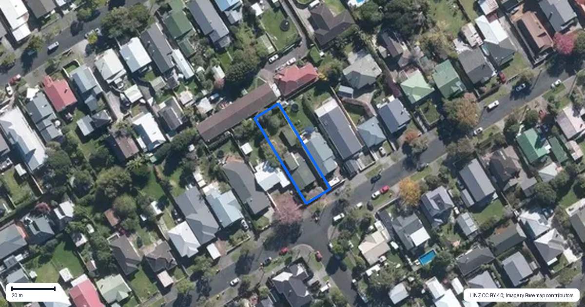 Property context map for 29 Smale Street, Point Chevalier, Auckland