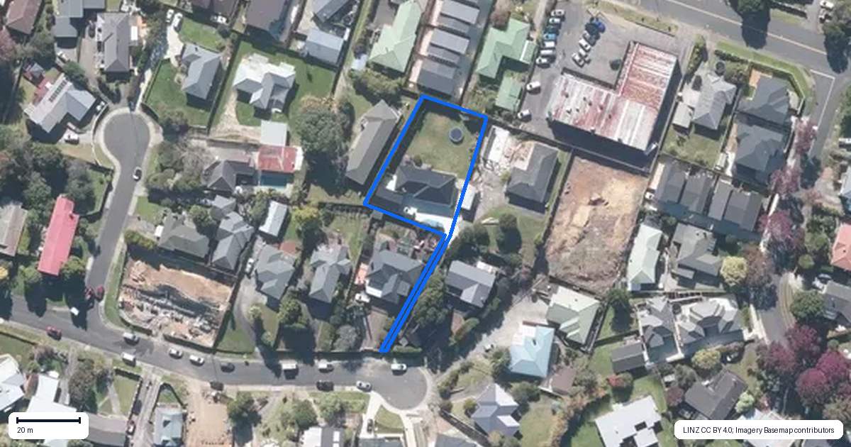 Property context map for 74 Andrew Road, Howick, Auckland