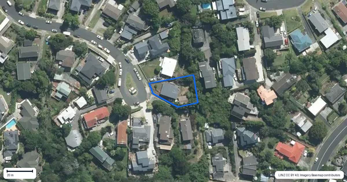 Property context map for 43 Deverell Place, Northcross, Auckland