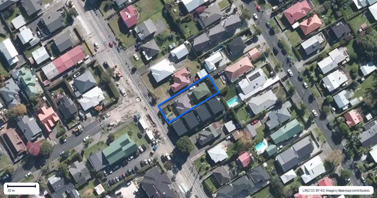 Property context map for 127 Point Chevalier Road, Point Chevalier, Auckland