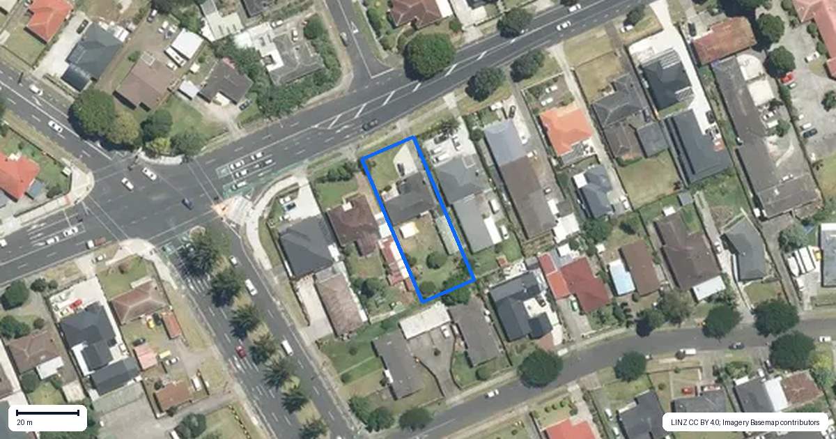 Property context map for 70 Puhinui Road, Manukau, Auckland