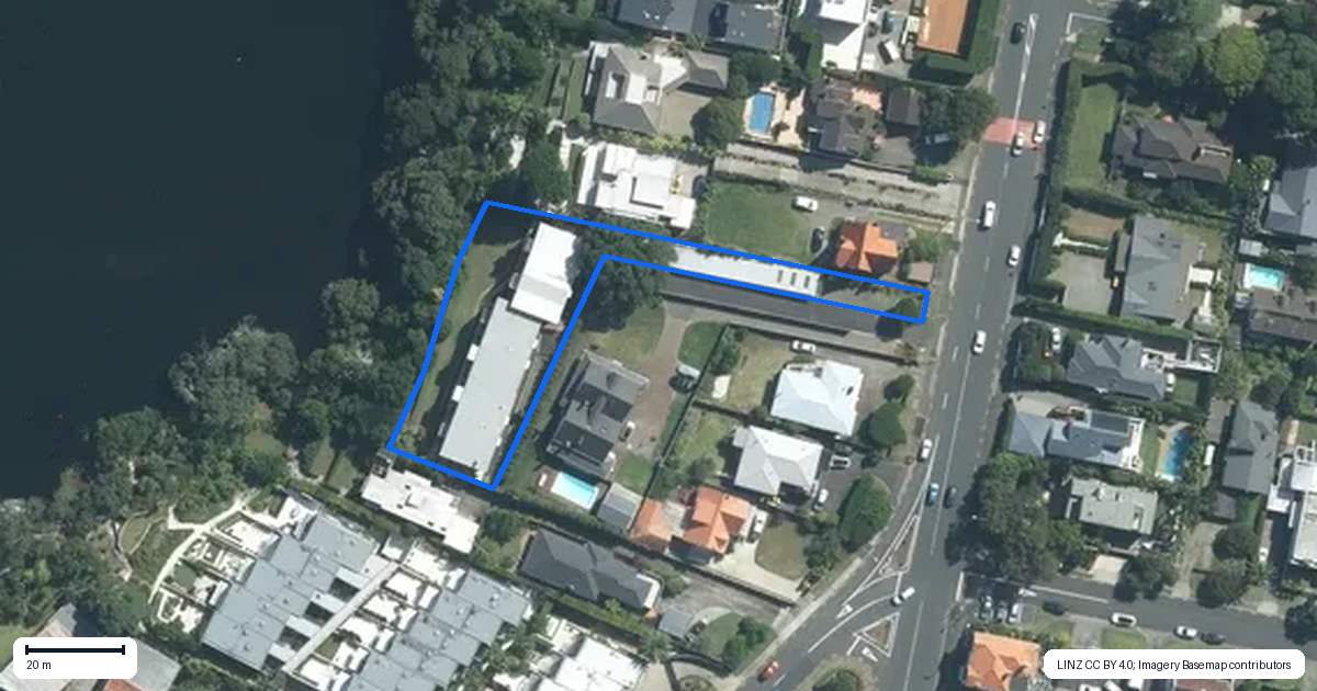 Property context map for 4/198 Hurstmere Road, Takapuna, Auckland