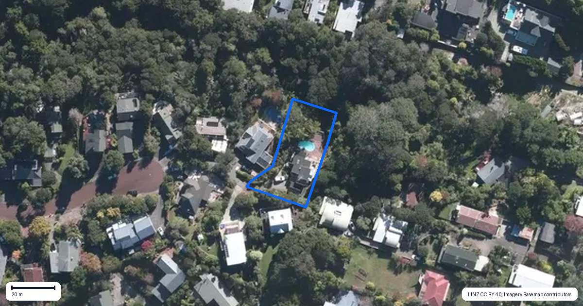 Property context map for 22 Hebe Place, Birkenhead, Auckland